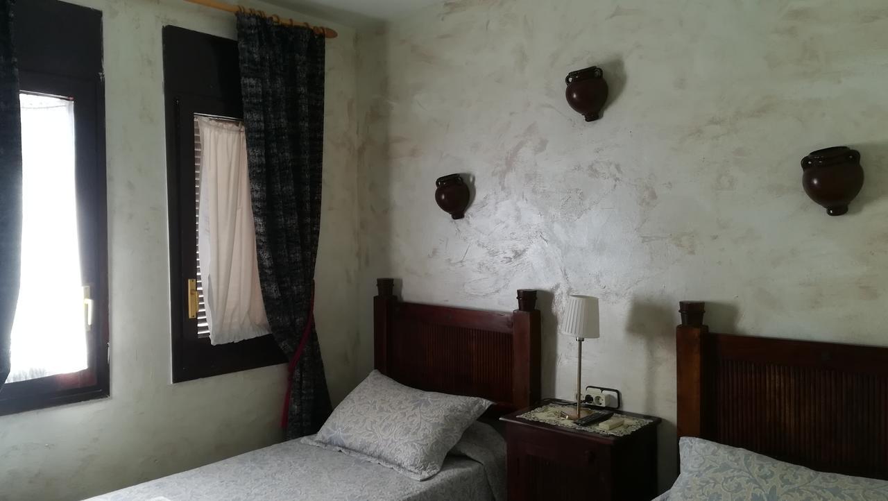 Hostal Restaurante La Diligencia Cunit Eksteriør billede