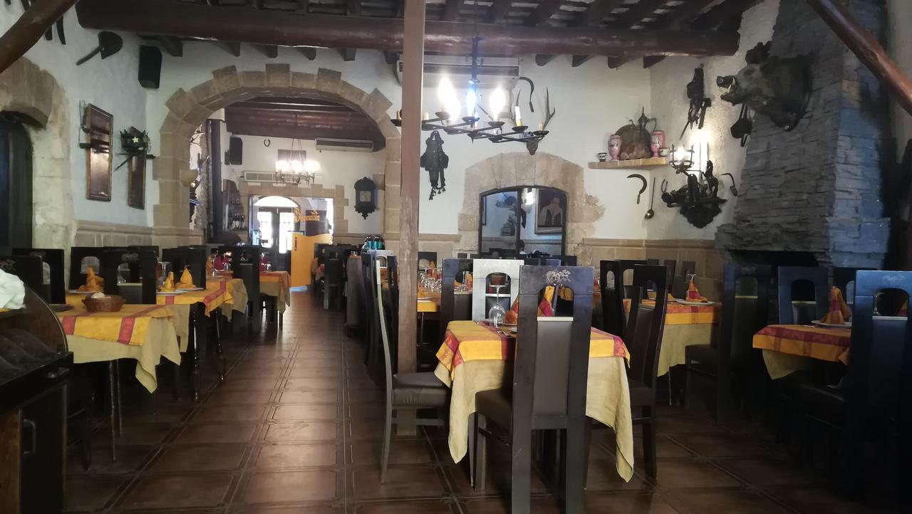 Hostal Restaurante La Diligencia Cunit Eksteriør billede