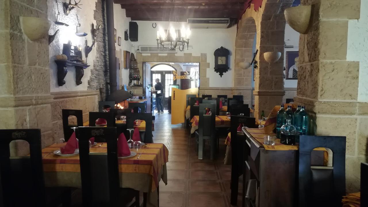 Hostal Restaurante La Diligencia Cunit Eksteriør billede